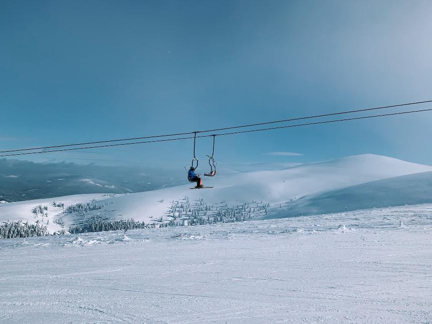Skiing in Romania